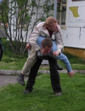 Með mann á bakinu